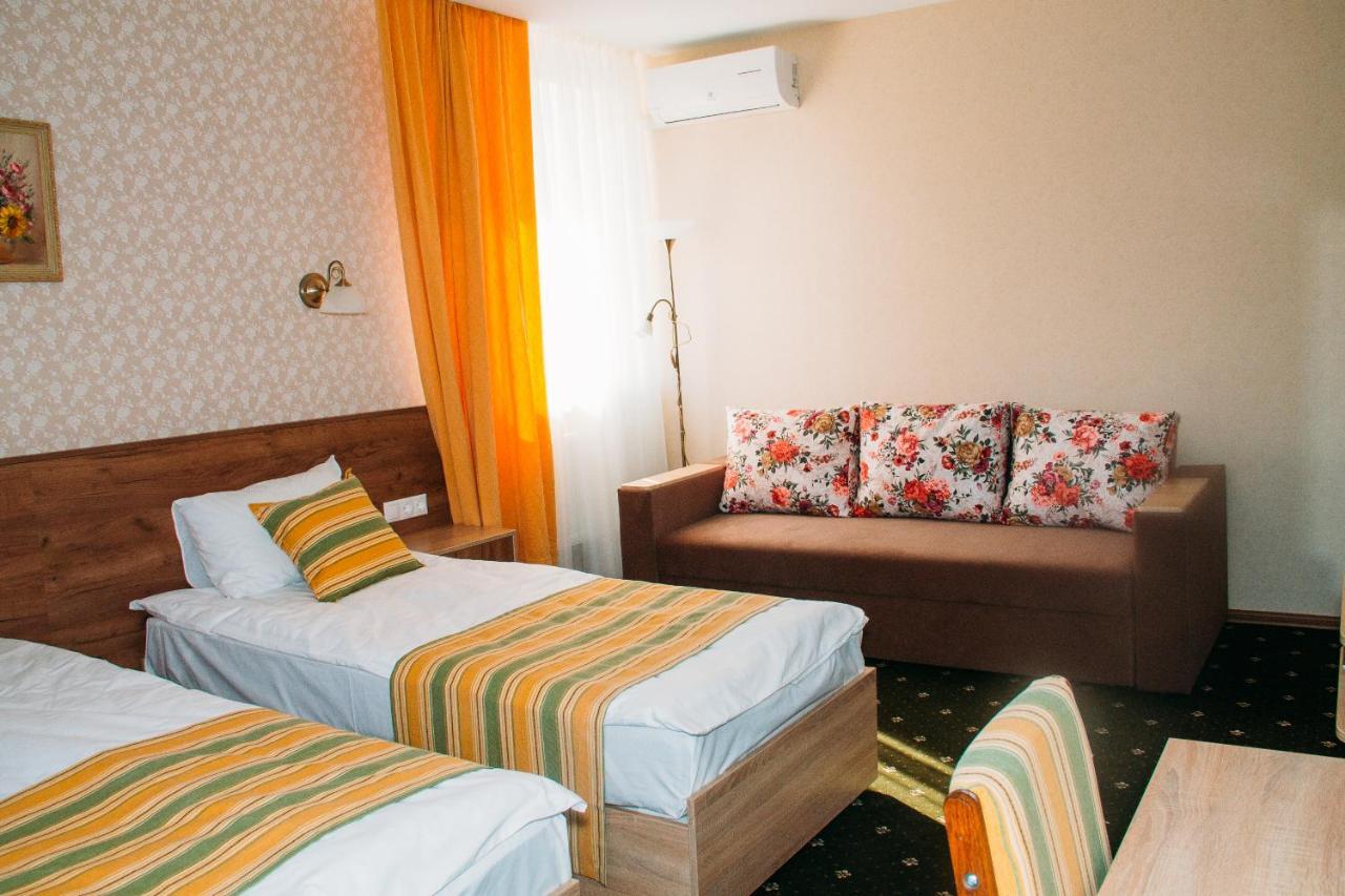 Rioro Hotell Myrhorod Eksteriør bilde