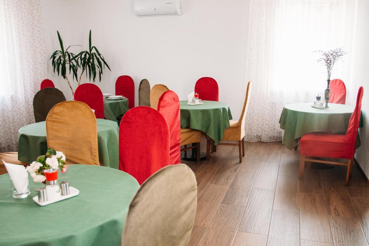 Rioro Hotell Myrhorod Eksteriør bilde